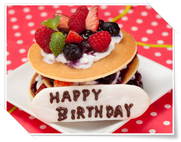 1才のお誕生日を ベビーダノンのバースデーケーキでお祝いしましょう 12ヶ月 パクパク期 の離乳食レシピ ダノンのヨーグルトサイト